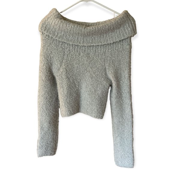 Urban Outfitters Cropped Sweater - Picture 2 of 4